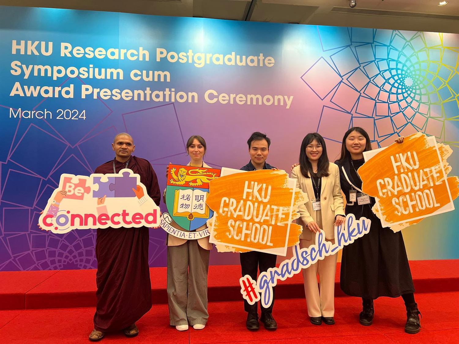 Zhixuan Li with the student committee at the HKU Research Postgraduate Symposium cum Award Presentation Ceremony, March 2024