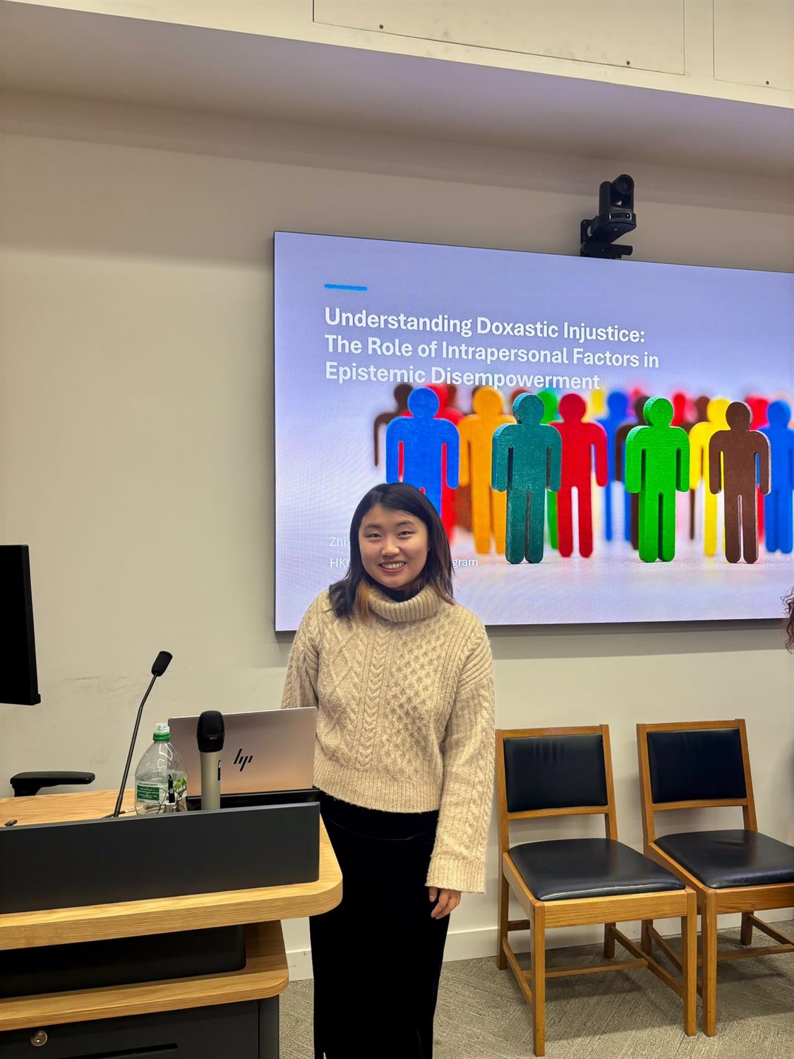Zhixuan Li presenting at Applied Epistemology: New Perspectives, London School of Economics and Political Science